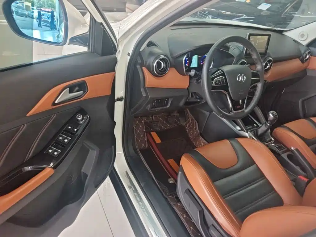 BAIC Senova X35 — миниатюра 16