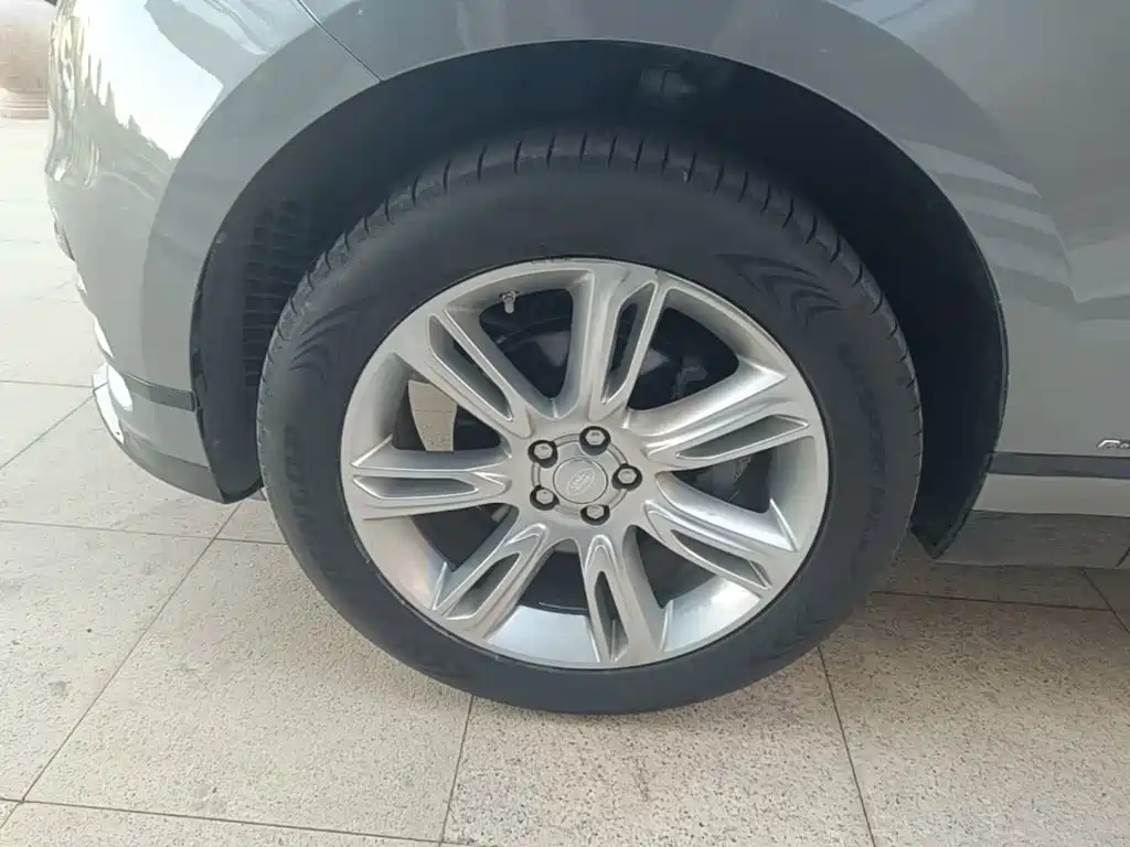 Land Rover Velar — миниатюра 23
