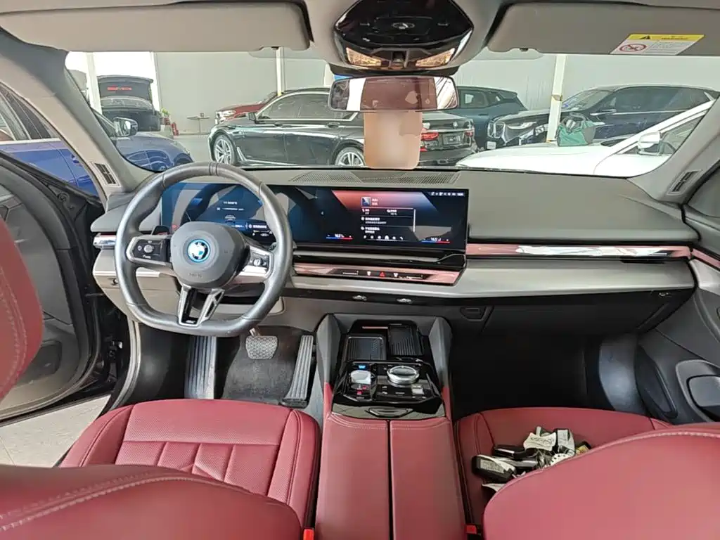 BMW i5 — миниатюра 10