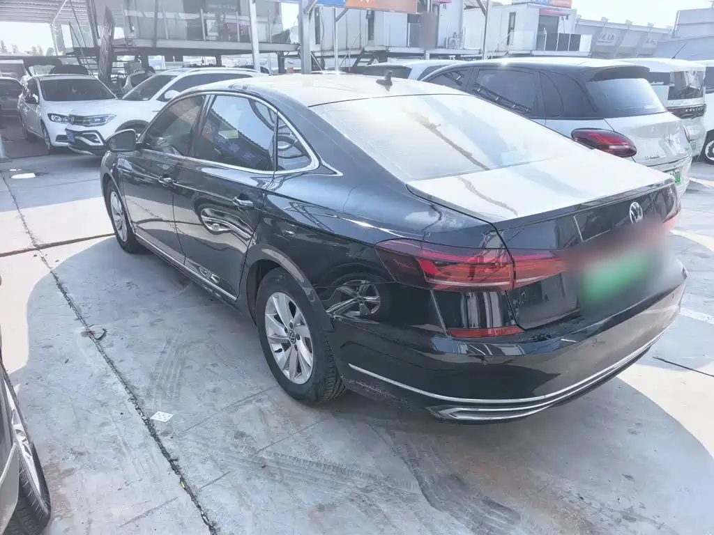 Volkswagen Passat PHEV — миниатюра 5