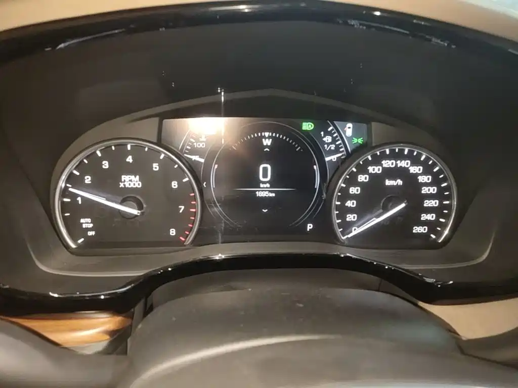 Cadillac XT5 — миниатюра 12