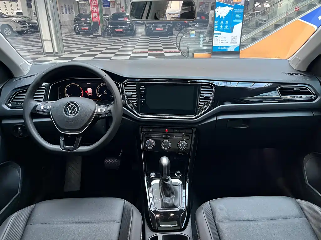 Volkswagen T-Roc — миниатюра 7