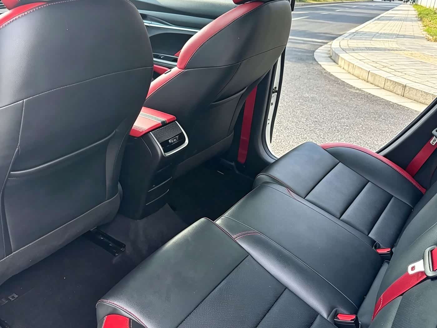 Geely Binrui 1.4 л 2021 г. Белый, пробег 30000 км