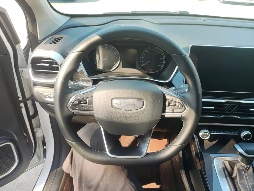 Geely Binyue — миниатюра 11