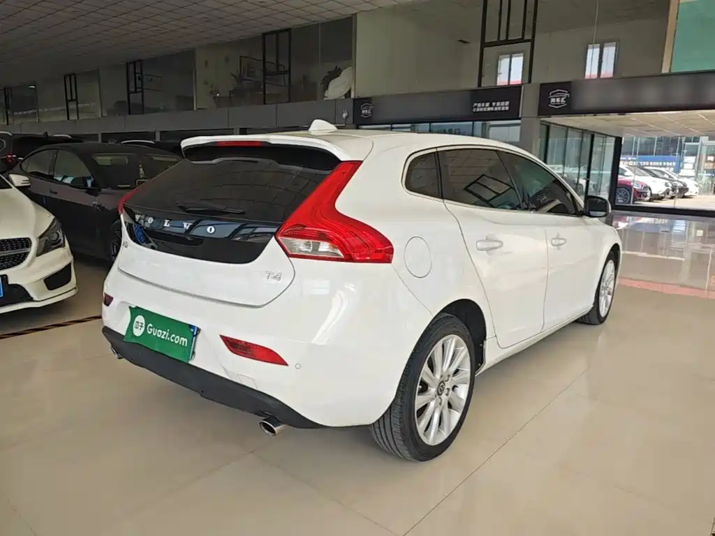 Volvo V40 — миниатюра 7
