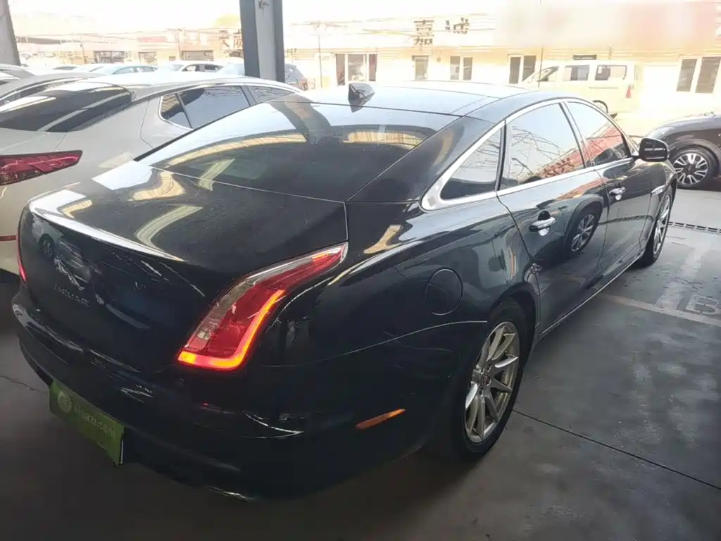 Jaguar XJ — миниатюра 7