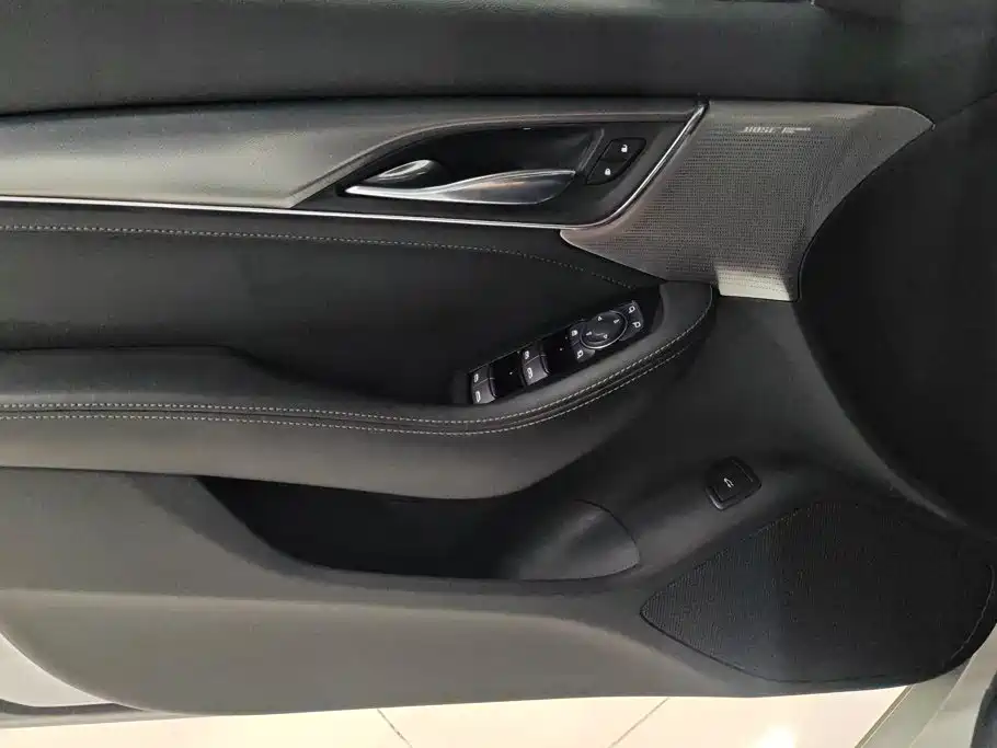 Cadillac CT5 — миниатюра 7