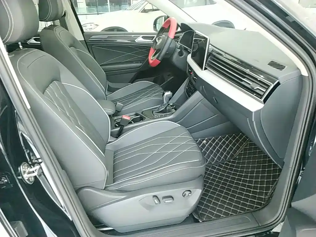 Volkswagen Tiguan L — миниатюра 25