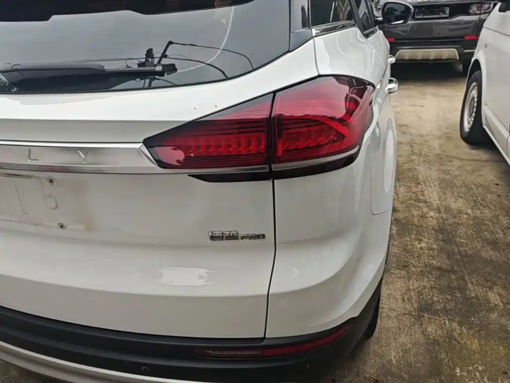 Geely Boyue — миниатюра 8