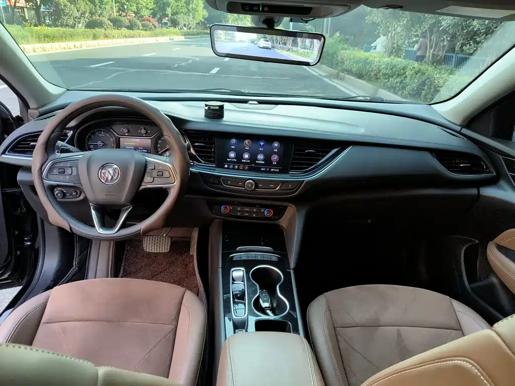 Buick Regal — миниатюра 10