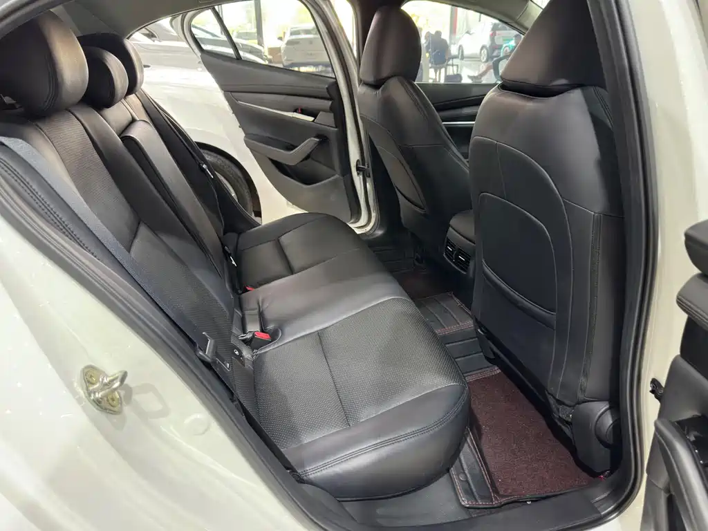 Mazda 3 Axela — миниатюра 14