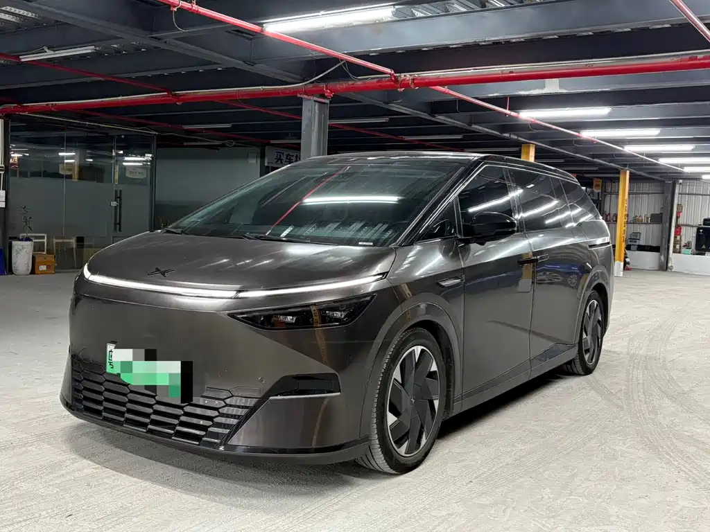 XPeng X9 — миниатюра 2