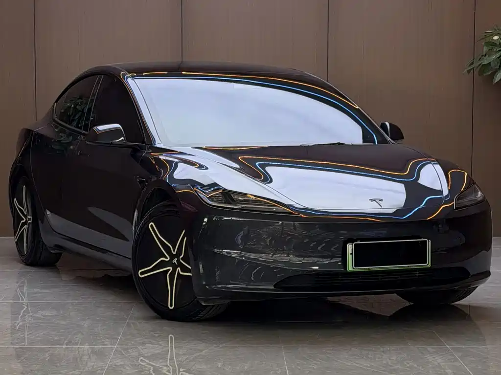 Tesla Model 3 — миниатюра 2