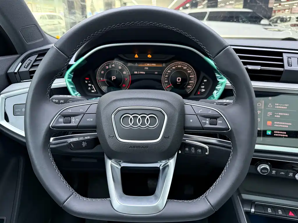 Audi Q3 — миниатюра 10