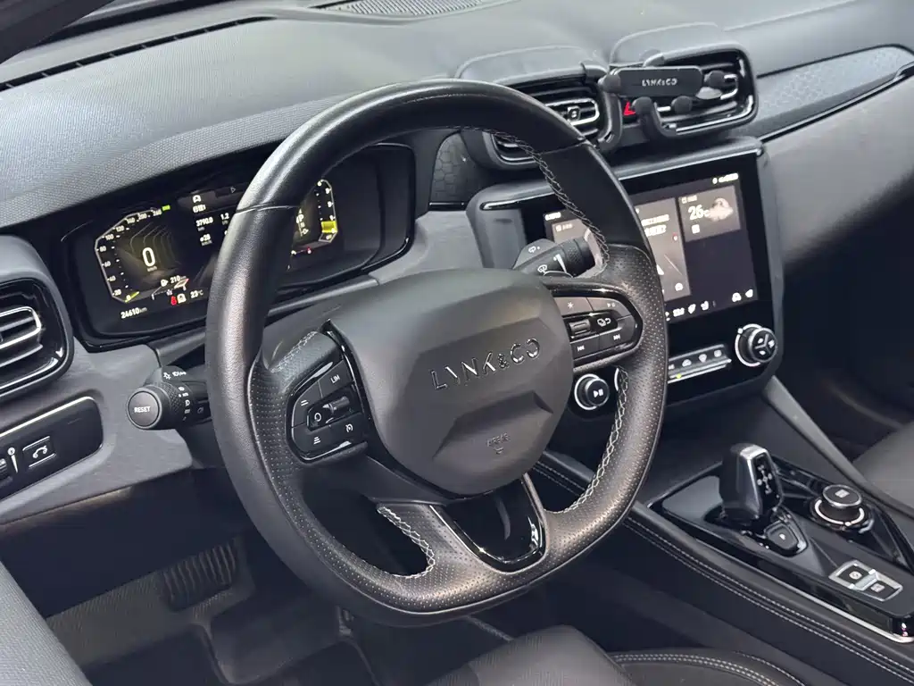 Lynk & Co 03 — миниатюра 17