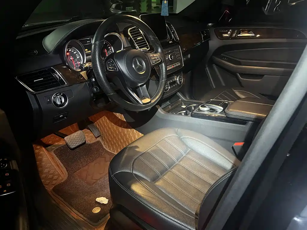 Mercedes-Benz GLS — миниатюра 8
