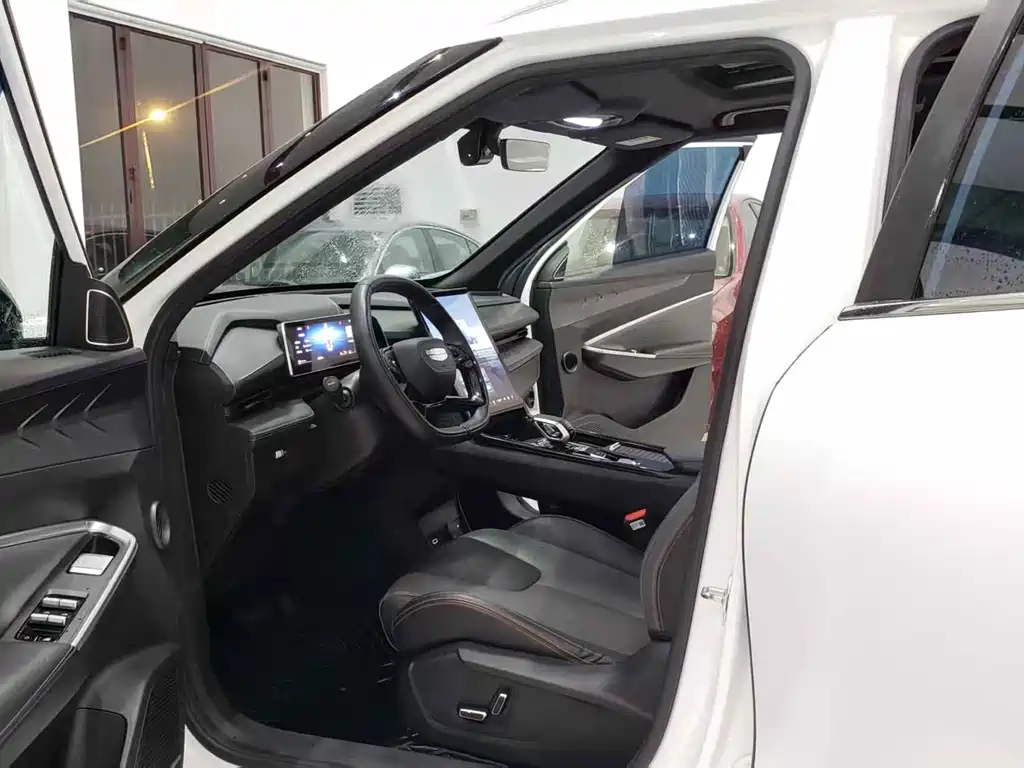 Geely Boyue — миниатюра 4