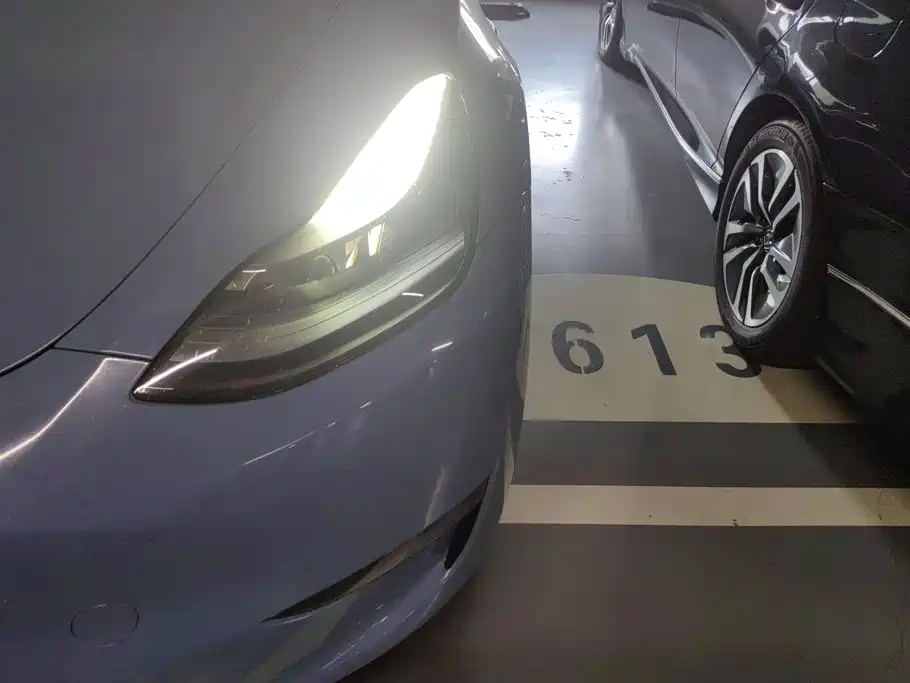 Tesla Model Y — миниатюра 5