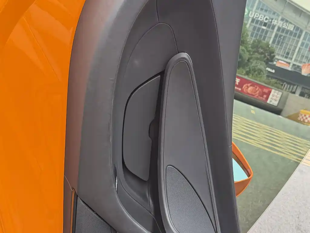 McLaren GT — миниатюра 10