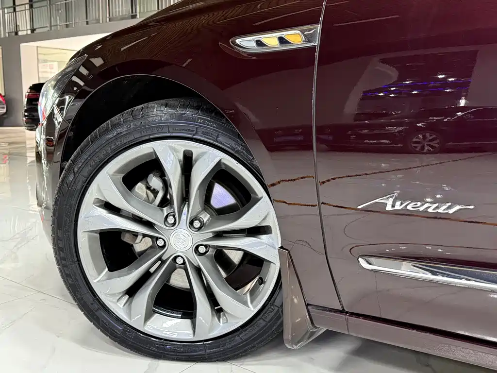 Buick LaCrosse — миниатюра 32