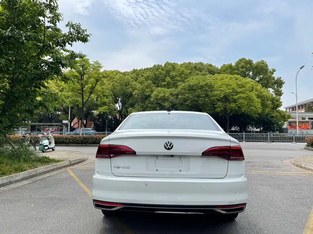 Volkswagen Bora 2021 1.5L AT Fashion Smart Connect