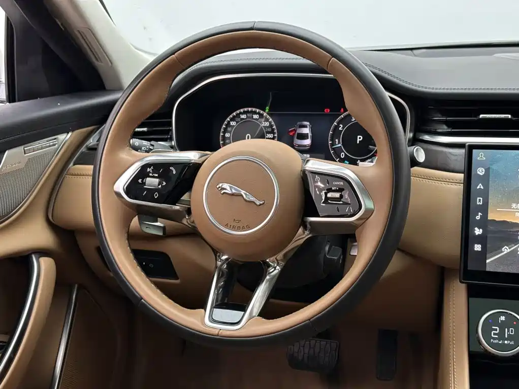 Jaguar XFL — миниатюра 12