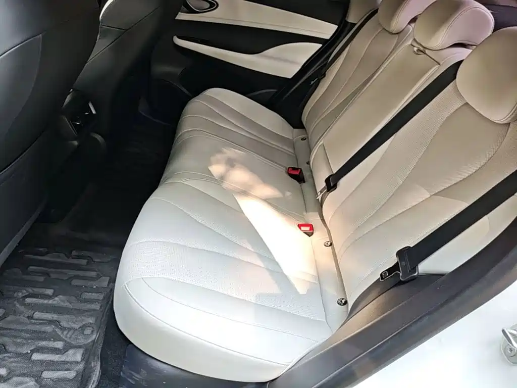 BYD Seal 05 DM-i — миниатюра 17