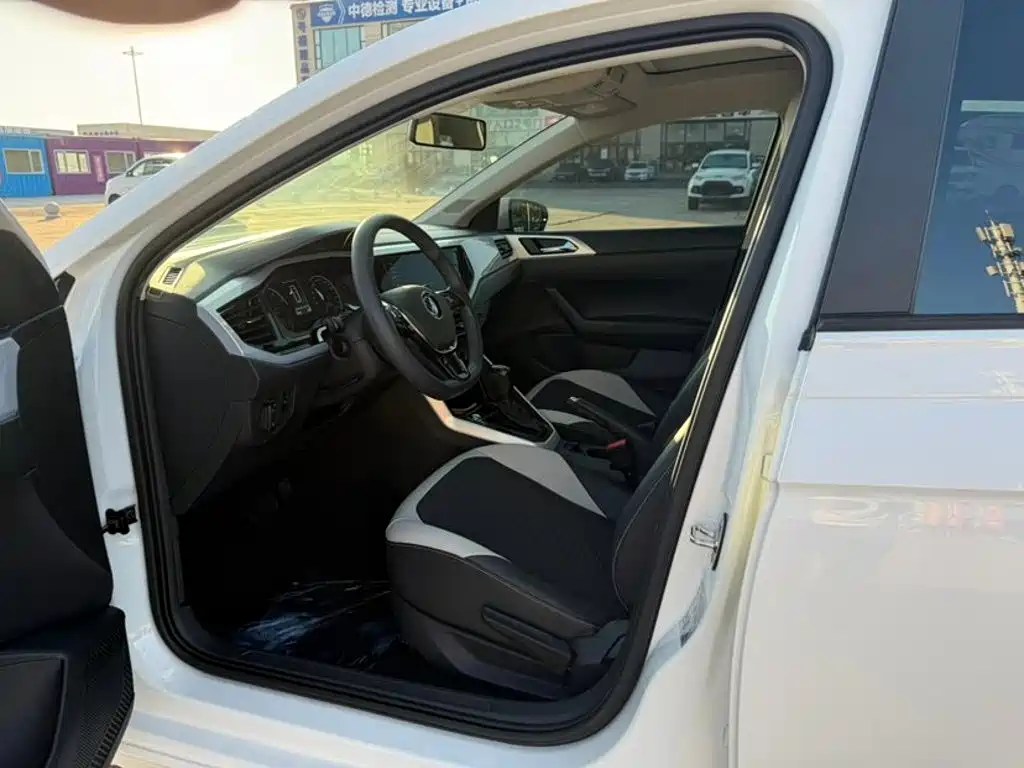 Volkswagen Polo — миниатюра 3