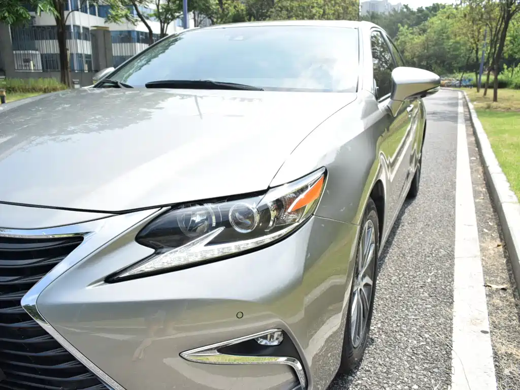 Lexus ES 2015 300h Comfort