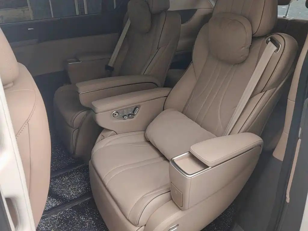 XPeng X9 — миниатюра 17