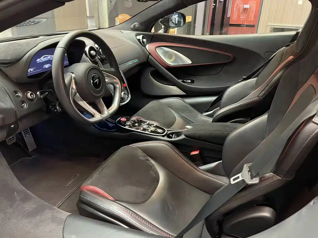 McLaren GT — миниатюра 5