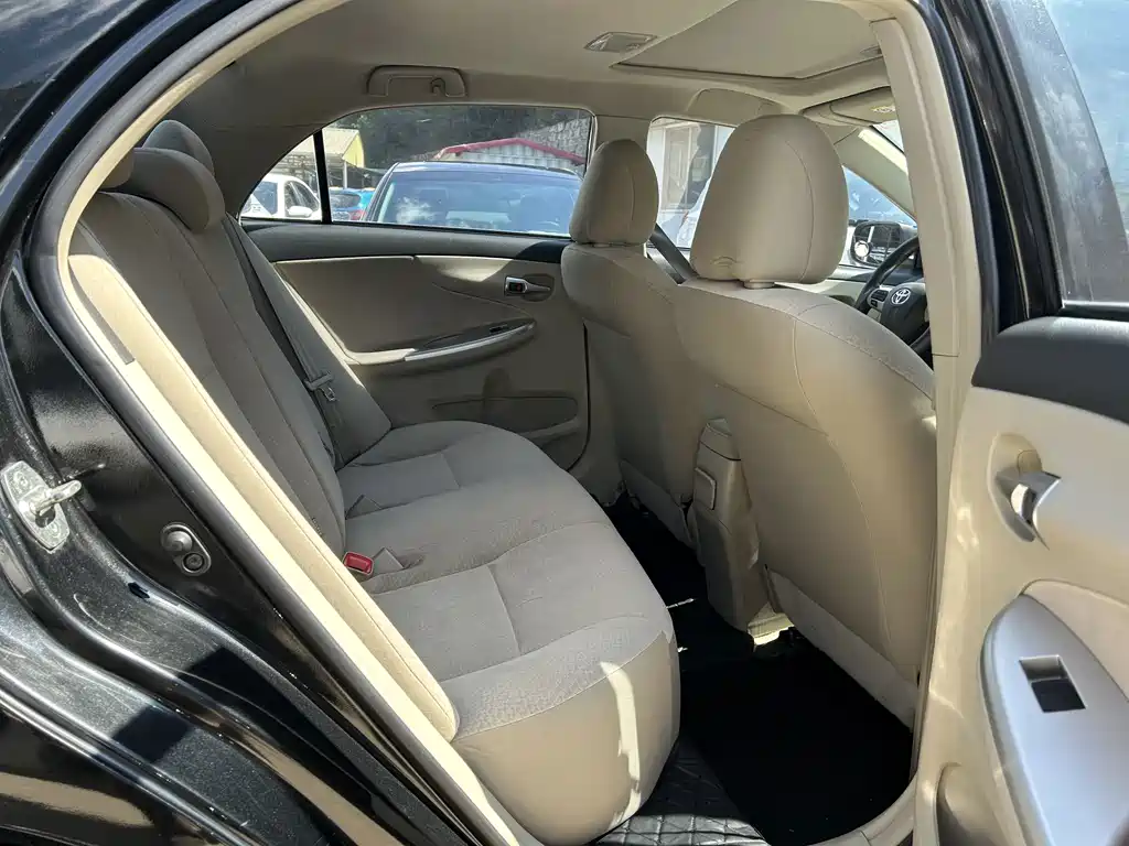 Toyota Corolla — миниатюра 5