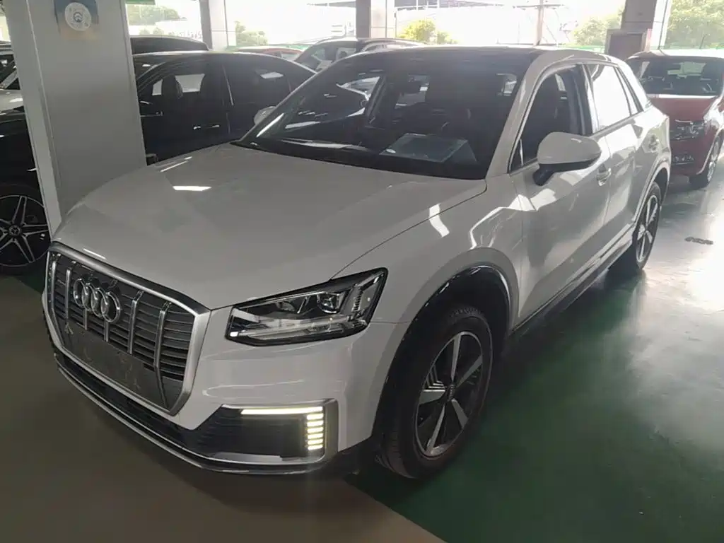 Audi Q2L e-tron — миниатюра 2
