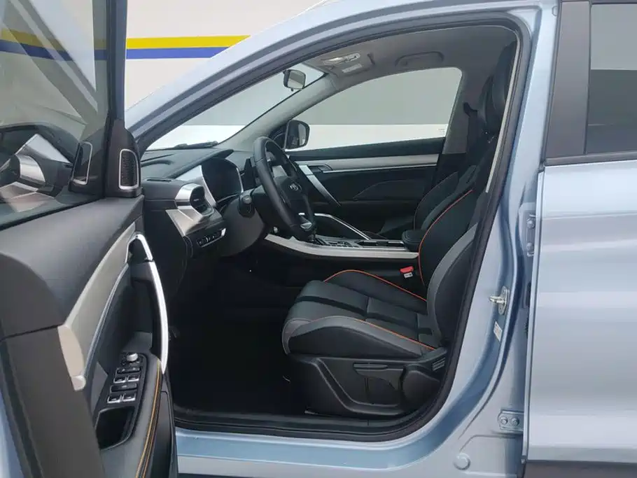 Geely Binyue — миниатюра 9