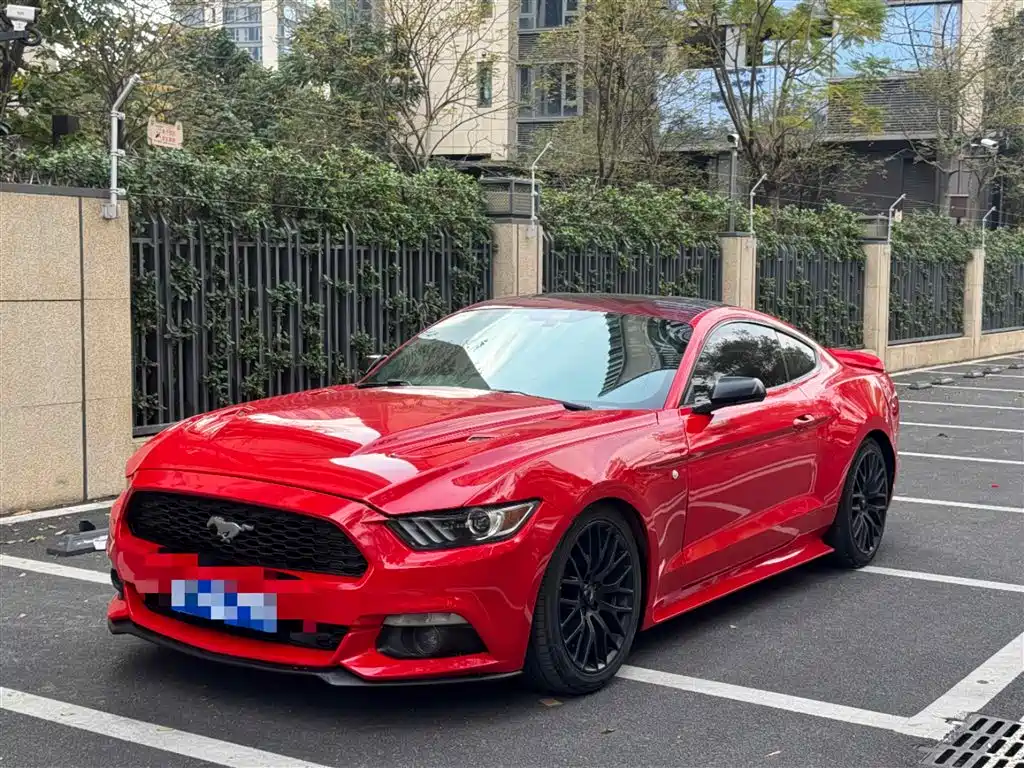 FORD MUSTANG