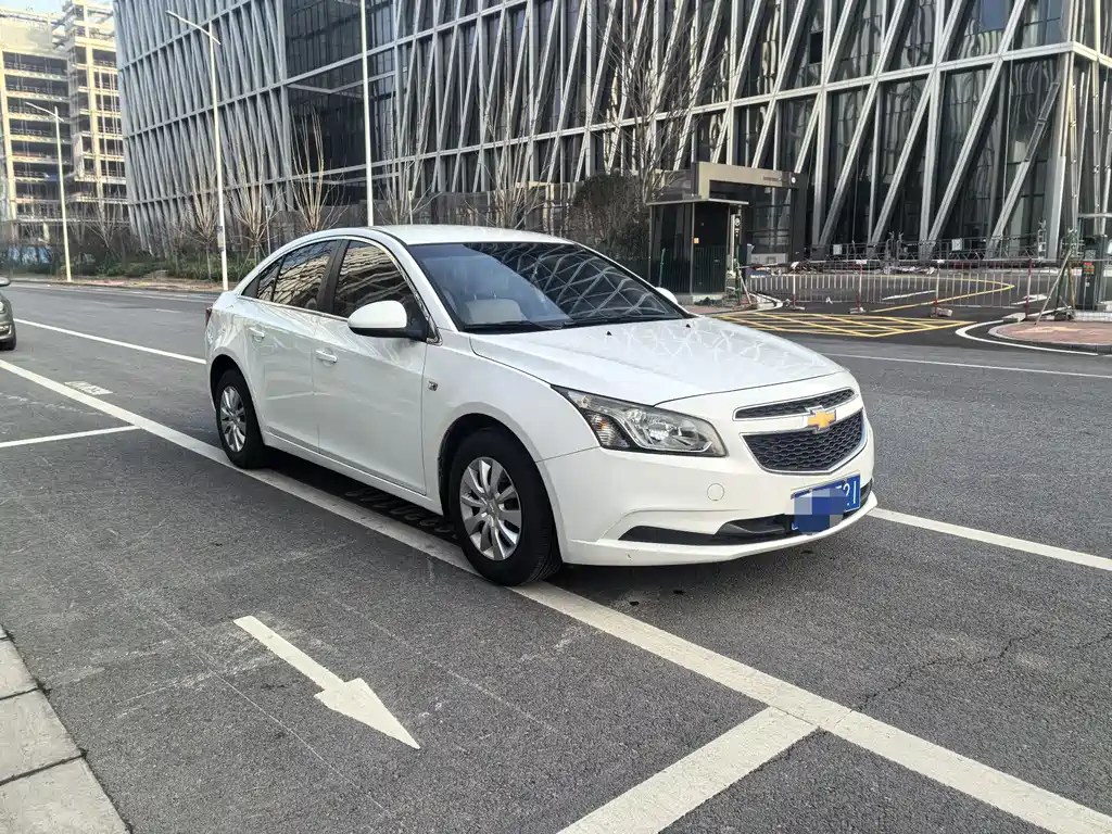 CHEVROLET CRUZE