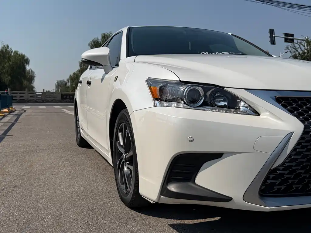 Lexus CT — миниатюра 16