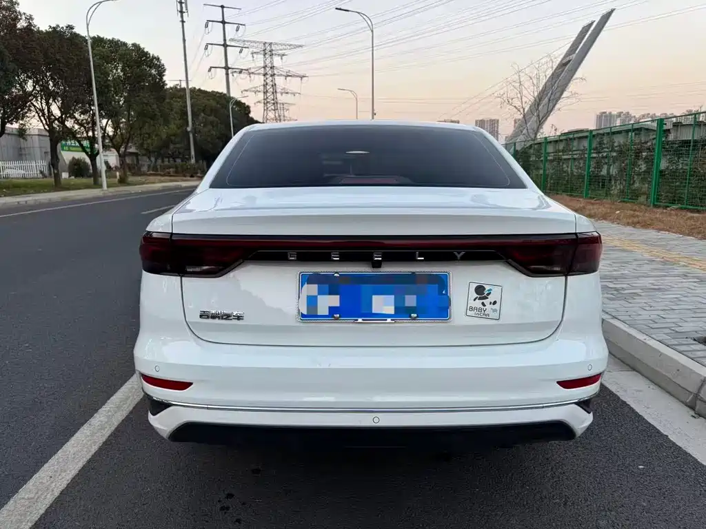 Geely Emgrand — миниатюра 5