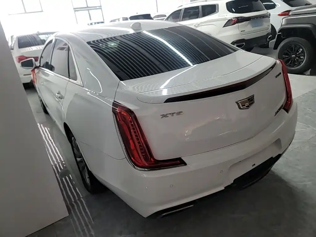 Cadillac XTS — миниатюра 5