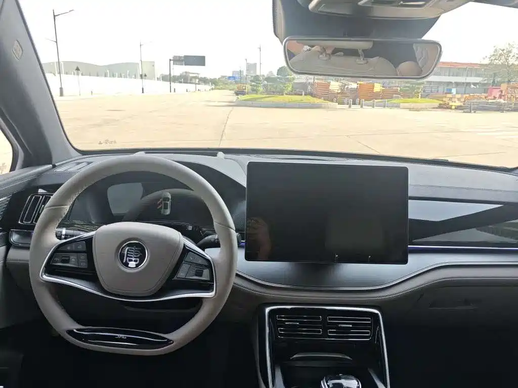 BYD Tang New Energy — миниатюра 6