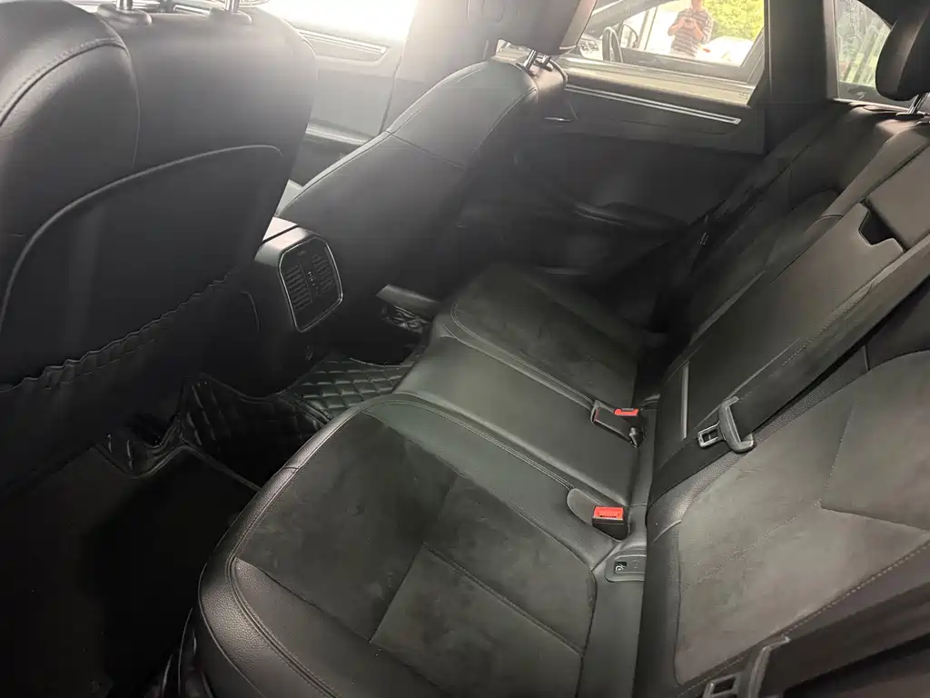 Porsche Macan — миниатюра 13