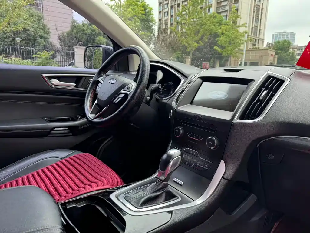 Ford Edge — миниатюра 12