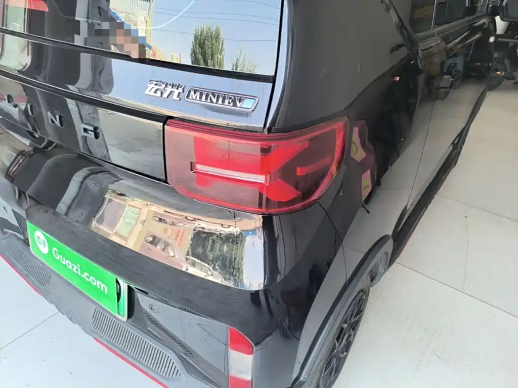 Wuling MINIEV — миниатюра 8
