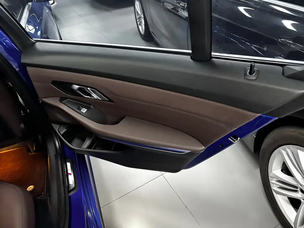 BMW 3 Series — миниатюра 14