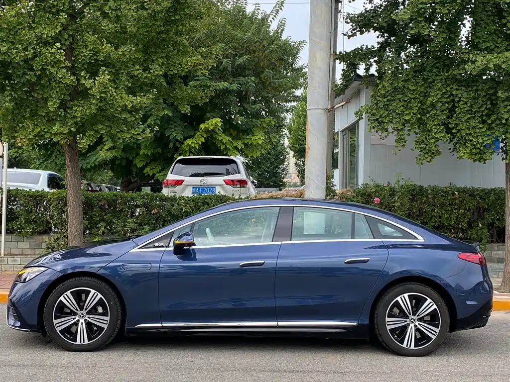 Mercedes-Benz EQE — миниатюра 2