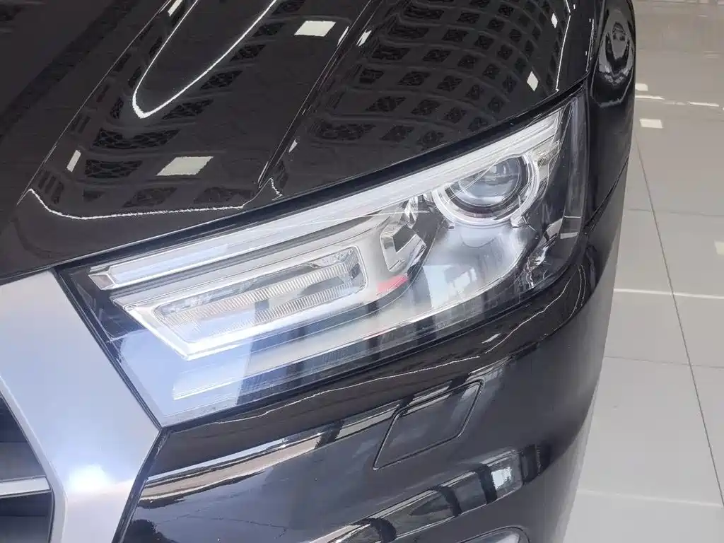 Audi Q5L — миниатюра 6