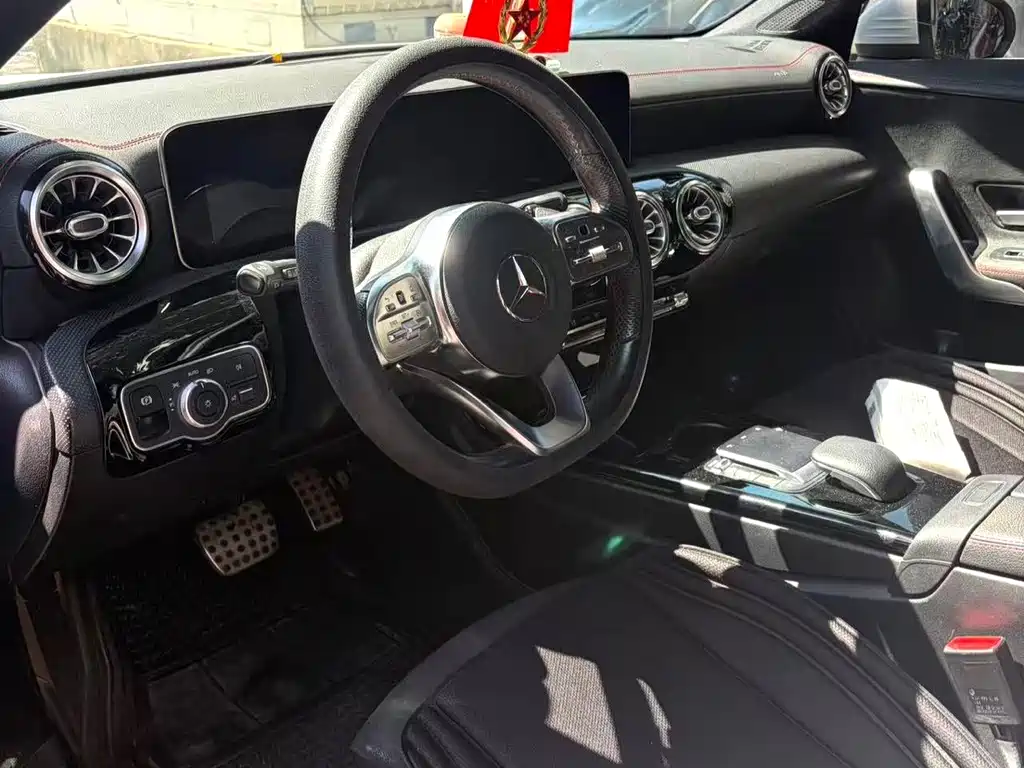 Mercedes-Benz CLA (Import) — миниатюра 4