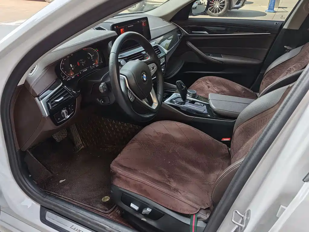 BMW 5 Series — миниатюра 6