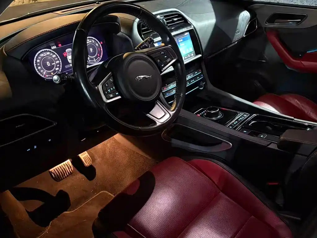 Jaguar F-PACE — миниатюра 3
