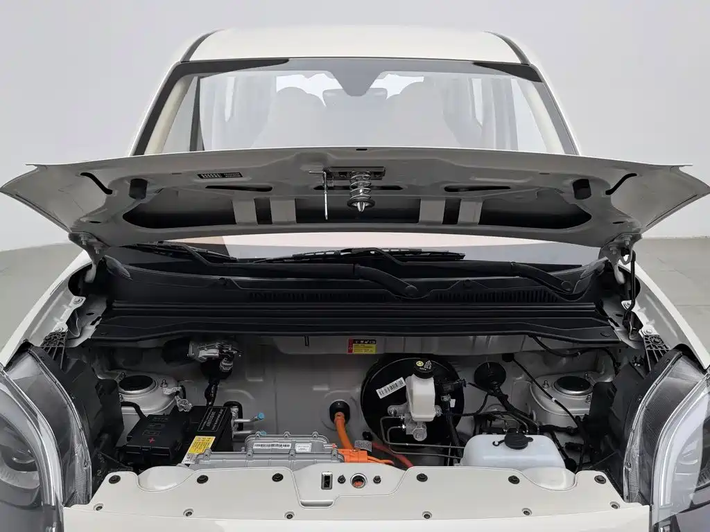 Wuling MINIEV — миниатюра 6